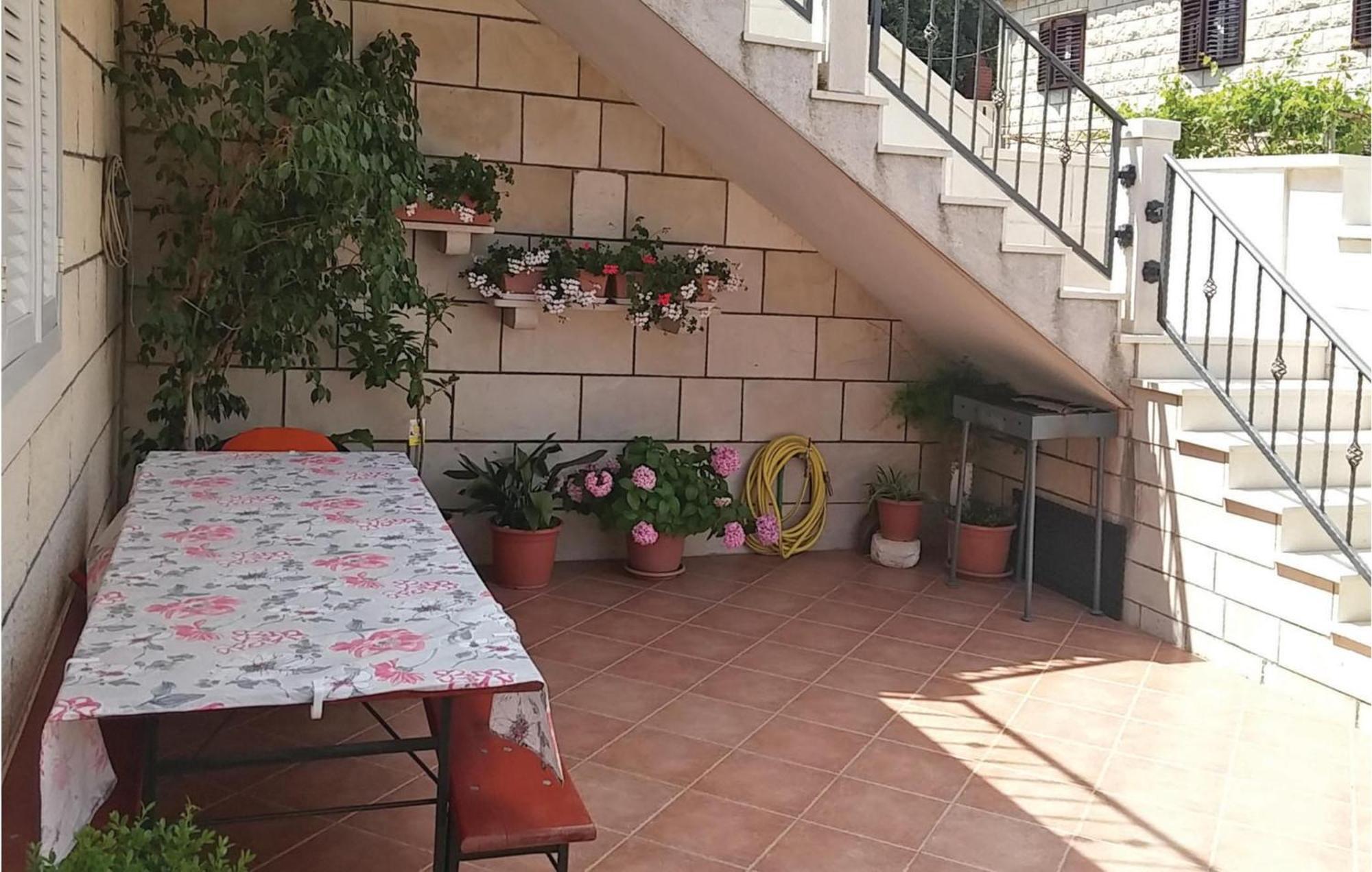 3 Bedroom Awesome Apartment In Pucisca Exterior foto