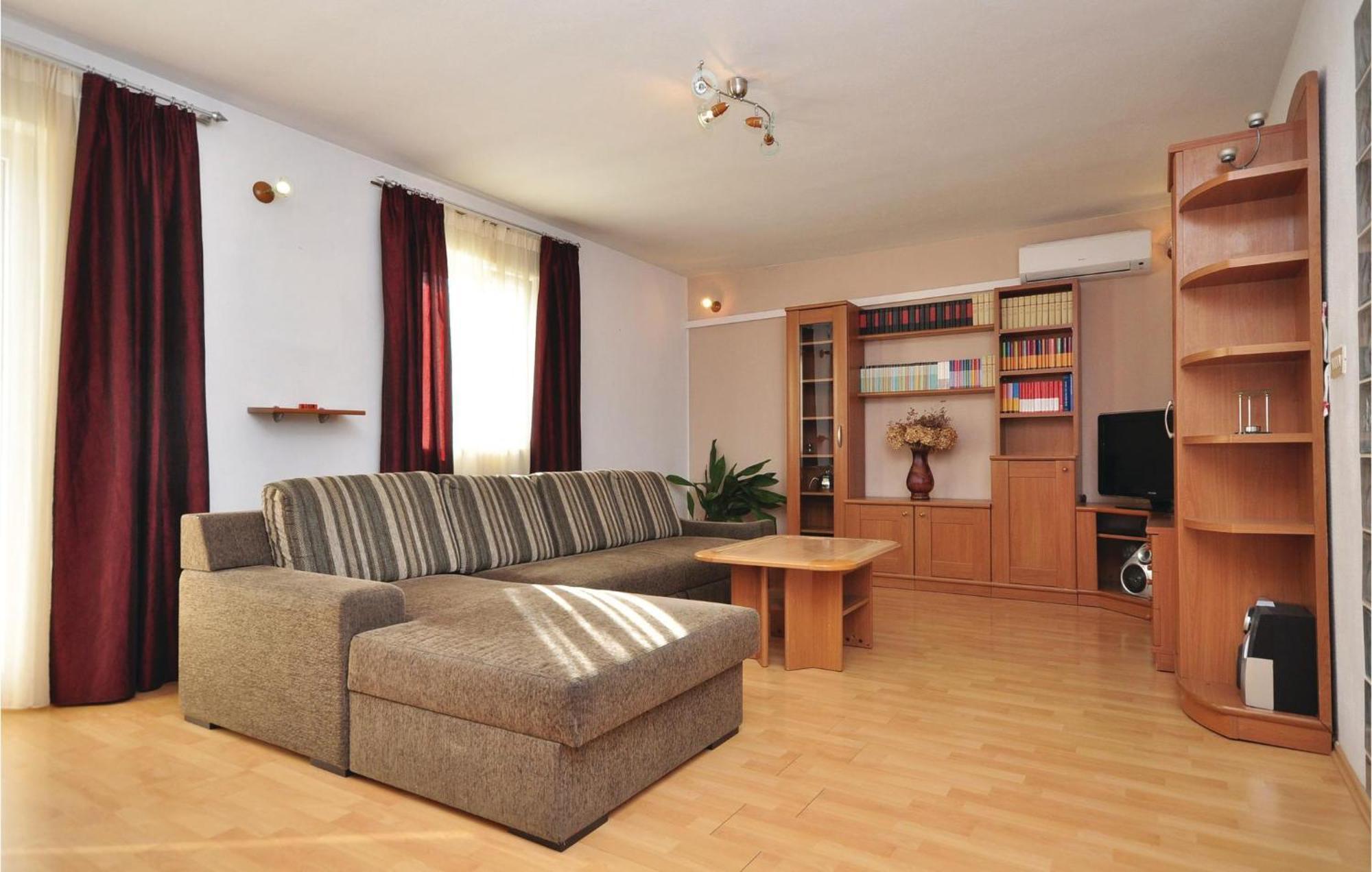 3 Bedroom Awesome Apartment In Pucisca Exterior foto