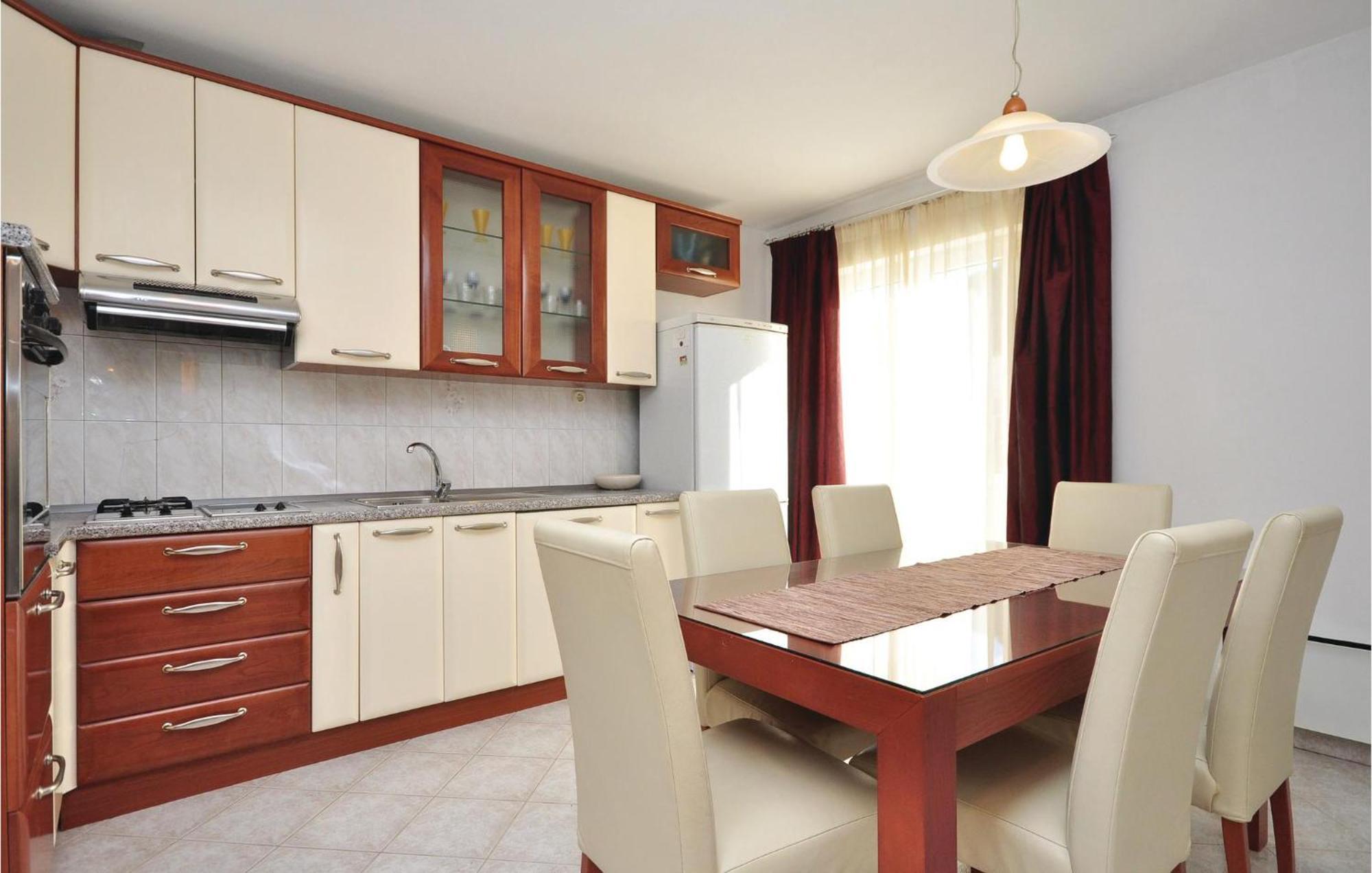 3 Bedroom Awesome Apartment In Pucisca Exterior foto